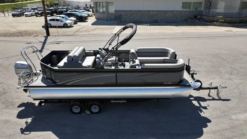 Slide: The Image of Qwest 822 Splash Pad RWLTZ 2023 - 4