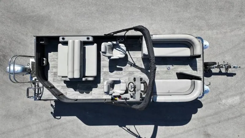 Slide: The Image of Qwest 822 Splash Pad RWLTZ 2023 - 6