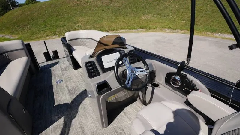 Slide: The Image of Qwest 822 Splash Pad RWLTZ 2023 - 75