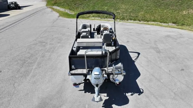 Slide: The Image of Qwest 822 Splash Pad RWLTZ 2023 - 9