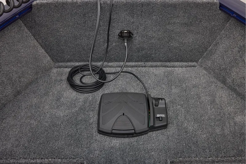 Slide: The Image of Tracker Super Guide V-16 T 2026 - 12