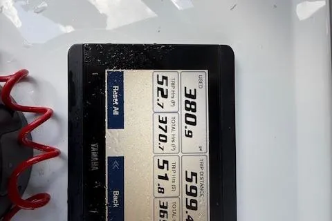 Slide: The Image of Yamaha display on 2022 Sea Hunt Gamefish 30, showing engine performance metrics. - 16