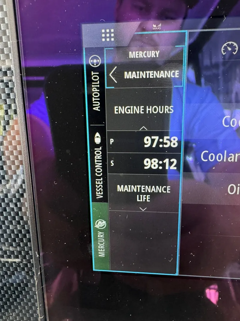 Slide: The Image of Cruisers Yachts 390 Express 2022 - 13