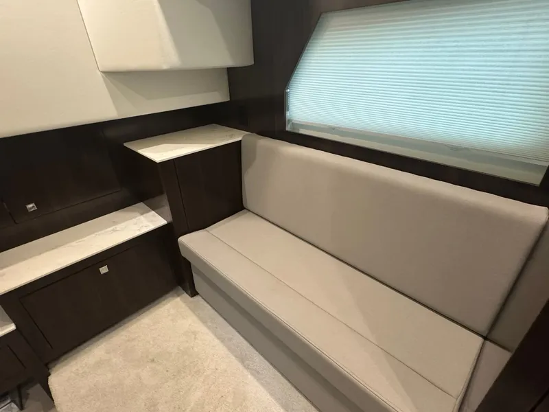 Slide: The Image of Cruisers Yachts 390 Express 2022 - 7