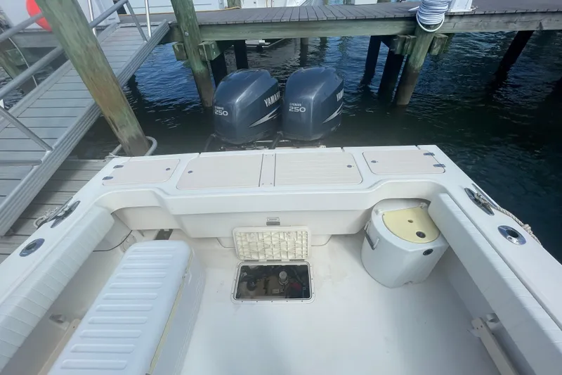 Slide: The Image of 2007 Parker 2820 XLD Sport Cabin boat with Yamaha 250 engines at dock. - 16