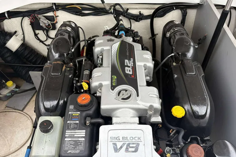 Slide: The Image of Engine compartment of a 2016 Monterey 298SS Super Sport with 8.2L V8 engine. - 18