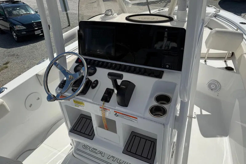 Slide: The Image of Sea Hunt Ultra 229 - 5