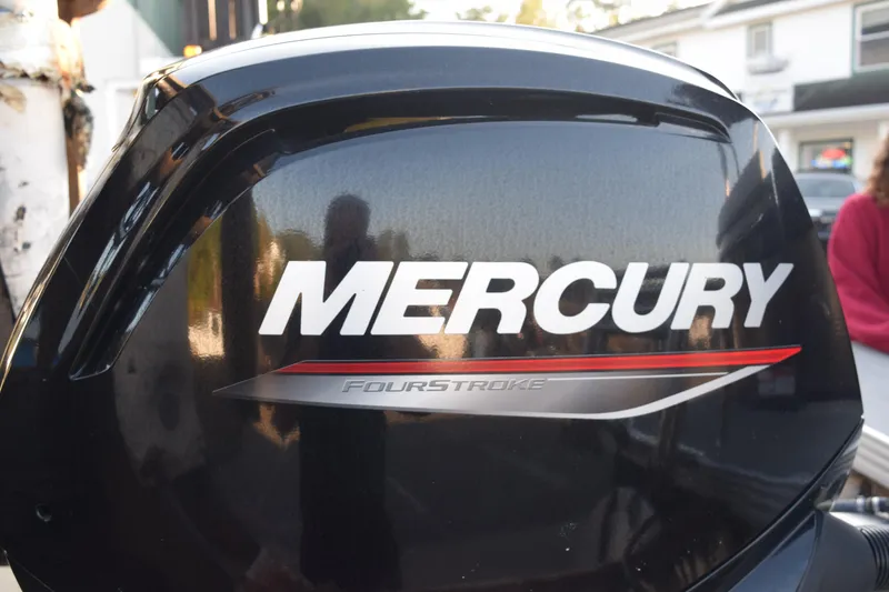 Slide: The Image of Mercury FourStroke engine on 2024 Crest Classic LX 220 SLC boat. - 5