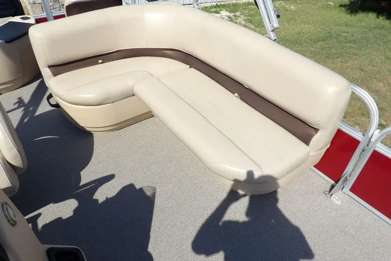 Slide: The Image of 2018 Sun Tracker BASS BUGGY® 18 DLX pontoon boat with beige seating. - 26