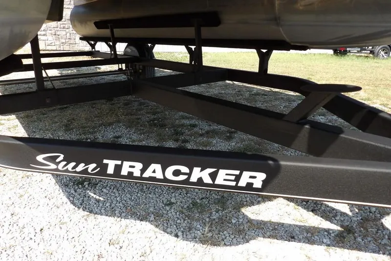 Slide: The Image of Trailer of 2018 Sun Tracker BASS BUGGY® 18 DLX on gravel surface. - 30