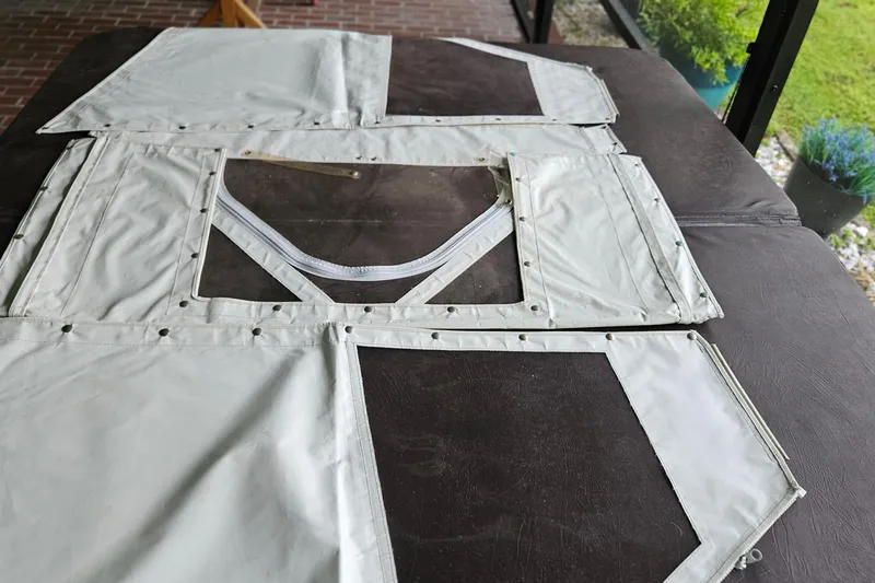 Slide: The Image of Yellow marine power cords in a plastic container, related to 2002 Contender 31 Open boat. - 59