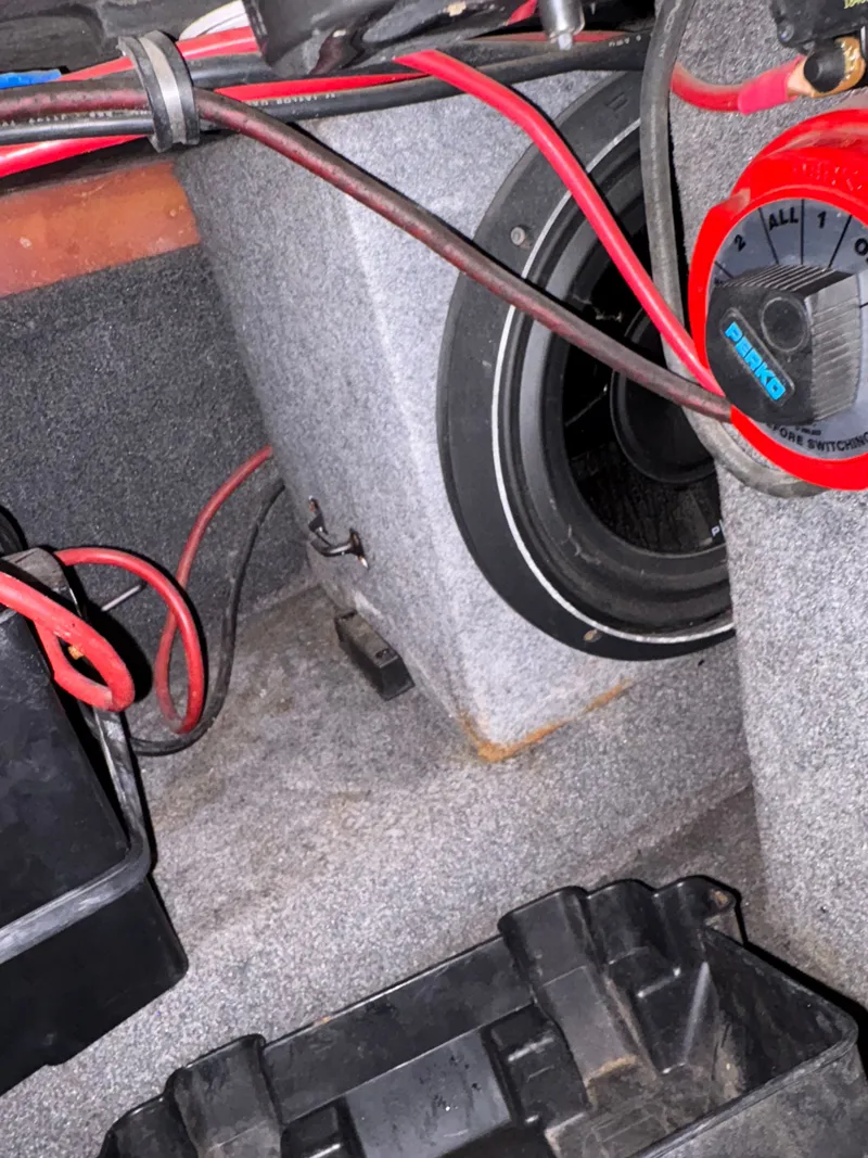 Slide: The Image of Malibu SPORTSETTER LX 2002 - 16