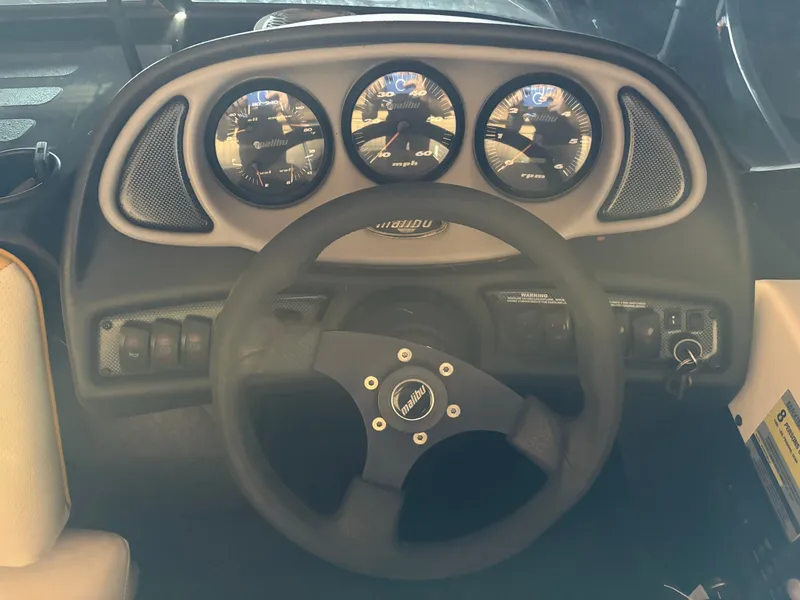 Slide: The Image of Malibu SPORTSETTER LX 2002 - 4