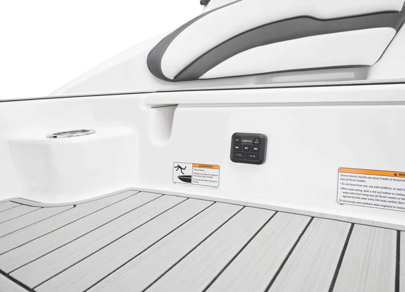 Slide: The Image of Yamaha 195S 2026 - 8