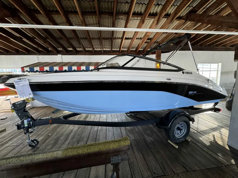 Slide: The Image of Yamaha SX195 2026 - 4