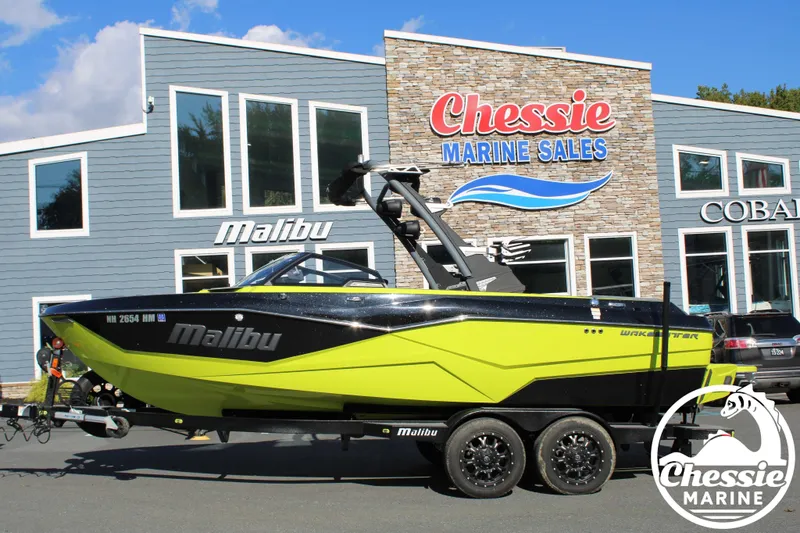 Slide: The Image of Malibu Wakesetter 22 LSV 2023 - 2