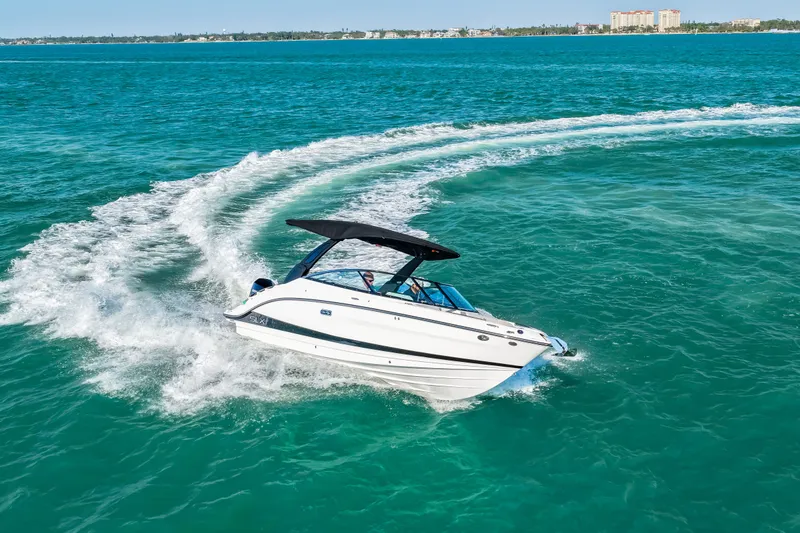 Slide: The Image of Sea Ray SLX 260 Outboard 2026 - 17