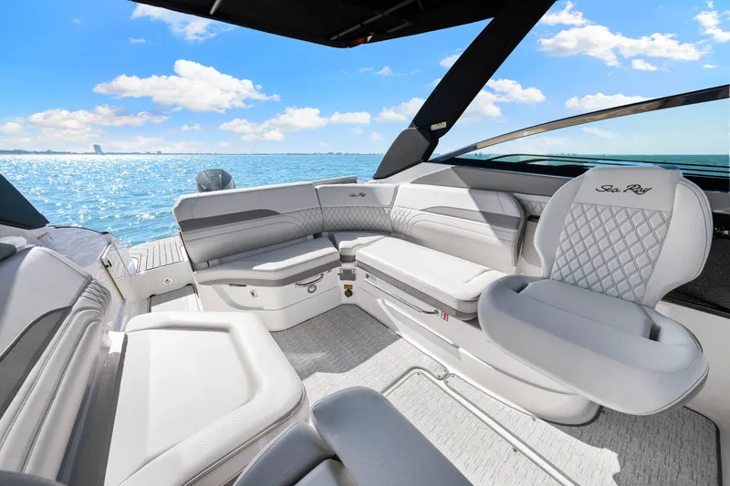 Slide: The Image of Sea Ray SLX 260 Outboard 2026 - 33