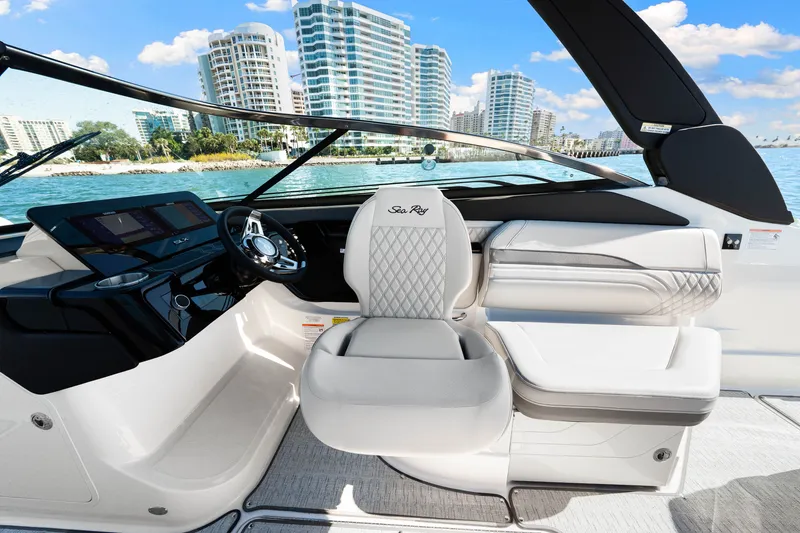 Slide: The Image of Sea Ray SLX 260 Outboard 2026 - 34
