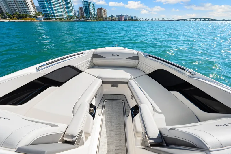 Slide: The Image of Sea Ray SLX 260 Outboard 2026 - 40