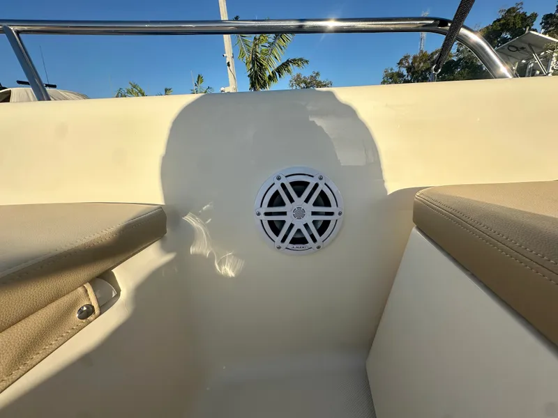 Slide: The Image of Scout 175 Sport Dorado 2025 - 4