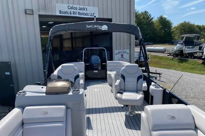 Slide: The Image of 2023 G3 Suncatcher Select Series 322RC pontoon boat at Calico Jack's Boats & RV Rentals. - 11