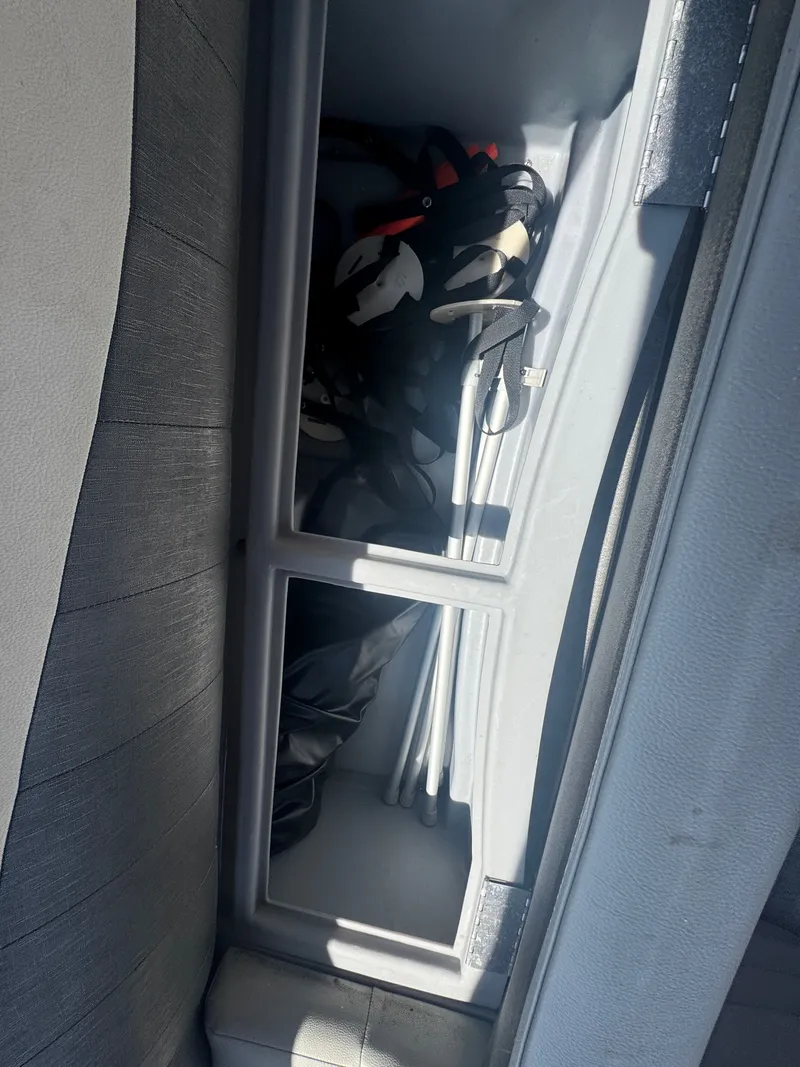 Slide: The Image of Leisure Kraft Boats Prestige 2635LX Tri-Toon 2021 - 15