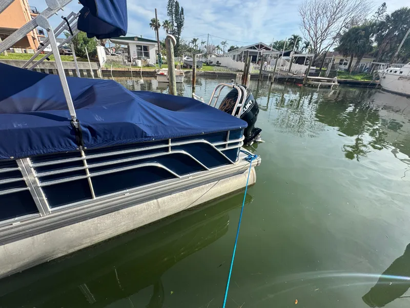 Slide: The Image of Leisure Kraft Boats Prestige 2635LX Tri-Toon 2021 - 22