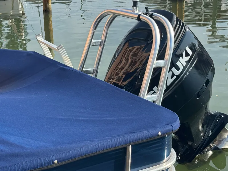 Slide: The Image of Leisure Kraft Boats Prestige 2635LX Tri-Toon 2021 - 23