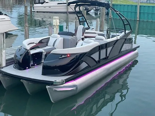 The Image of Godfrey Aqua Patio 250 Express 2023 - 1