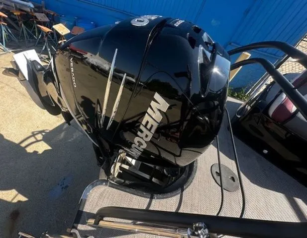 Slide: The Image of Godfrey Aqua Patio 250 Express 2023 - 15