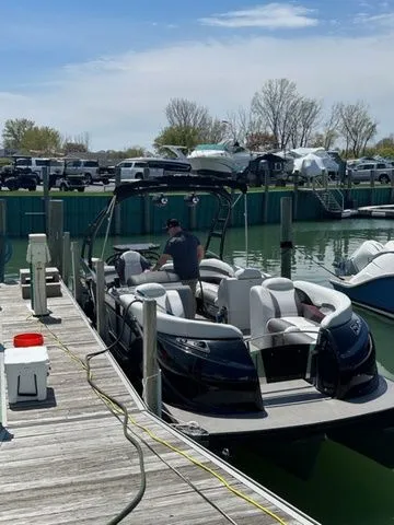 Slide: The Image of Godfrey Aqua Patio 250 Express 2023 - 3