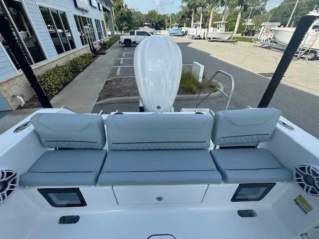 Slide: The Image of Sportsman Heritage 231 Center Console 2026 - 4