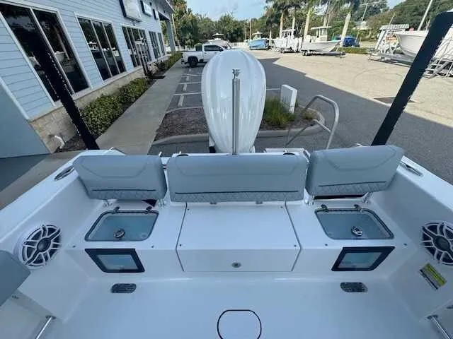 Slide: The Image of Sportsman Heritage 231 Center Console 2026 - 6