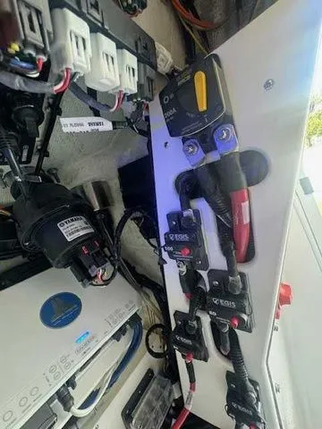 Slide: The Image of Sportsman Masters 247 Bay Boat 2026 - 29