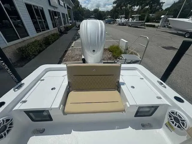 Slide: The Image of Sportsman Masters 247 Bay Boat 2026 - 36