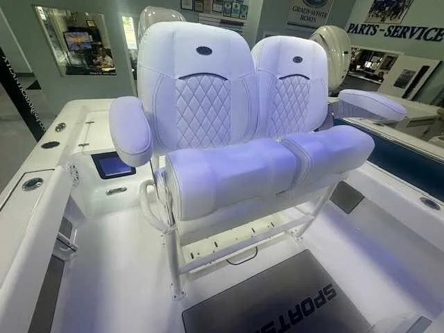 Slide: The Image of Sportsman Masters 247OE Bay Boat 2026 - 13