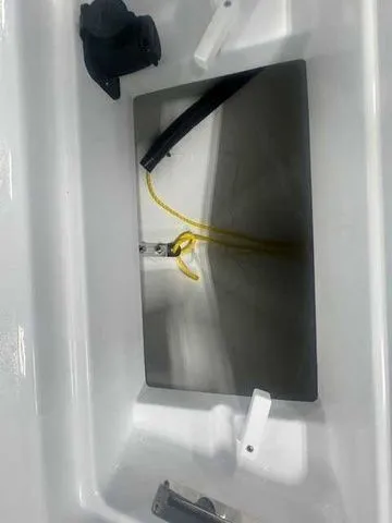 Slide: The Image of Sportsman Masters 247OE Bay Boat 2026 - 28