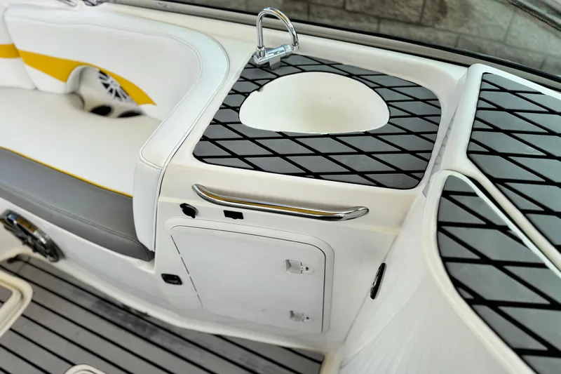Slide: The Image of 2005 MB 240 V Sportdeck interior with sleek seating and modern design. - 20