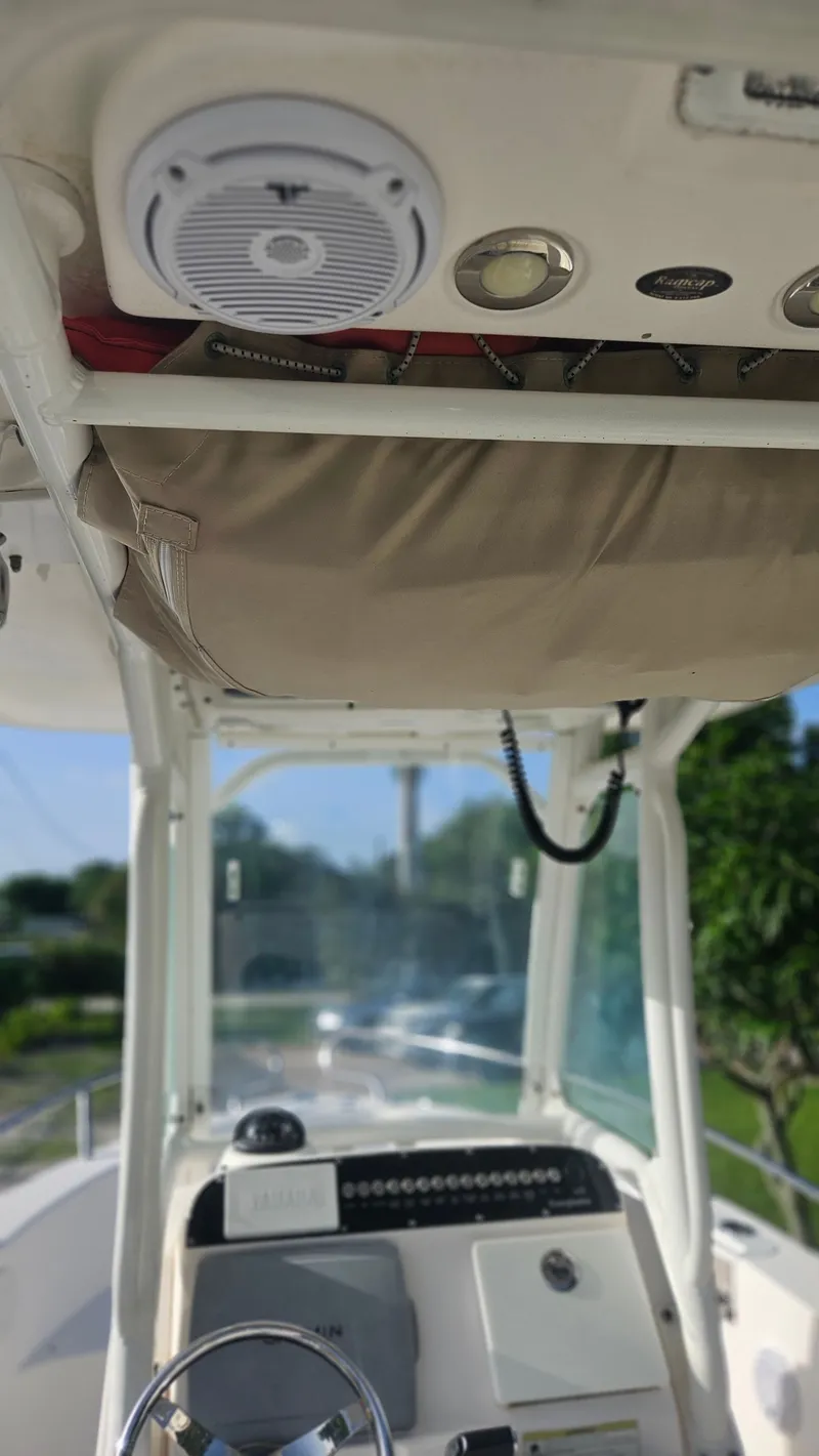 Slide: The Image of Everglades 230 Center Console 2014 - 14