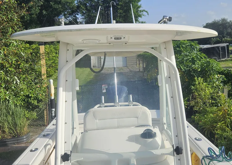 Slide: The Image of Everglades 230 Center Console 2014 - 15