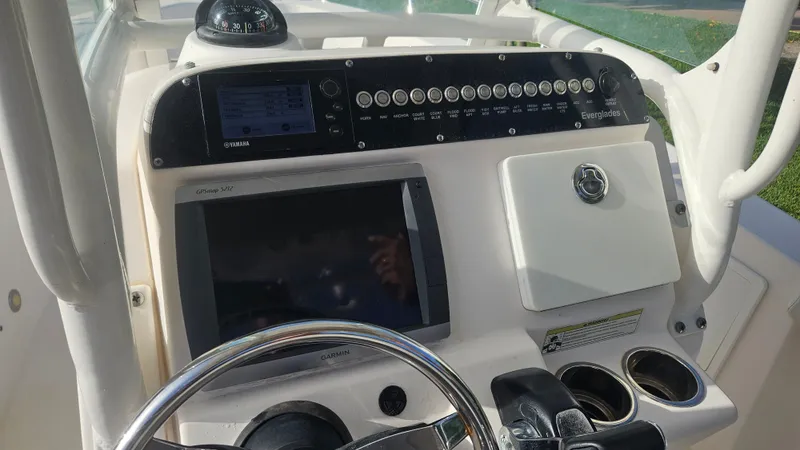 Slide: The Image of Everglades 230 Center Console 2014 - 19