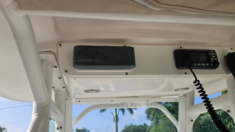 Slide: The Image of Everglades 230 Center Console 2014 - 22