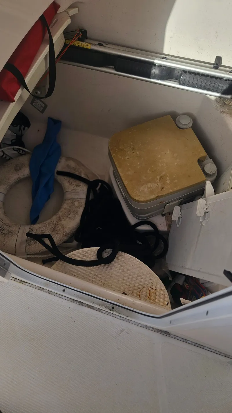 Slide: The Image of Everglades 230 Center Console 2014 - 32
