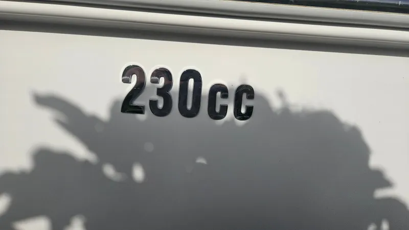 Slide: The Image of Everglades 230 Center Console 2014 - 33