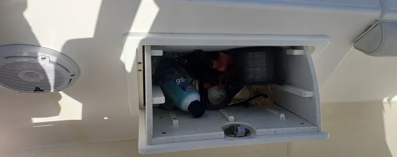 Slide: The Image of Everglades 230 Center Console 2014 - 43