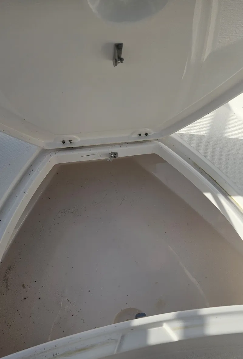 Slide: The Image of Everglades 230 Center Console 2014 - 9