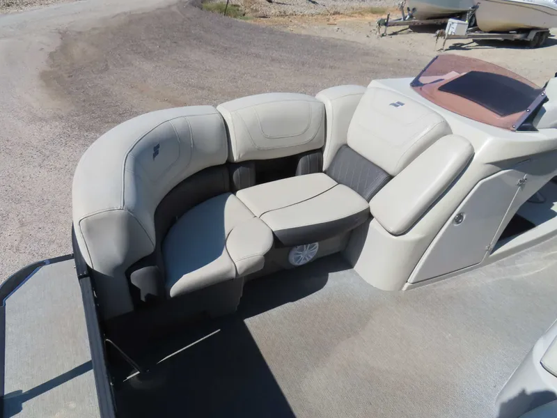 Slide: The Image of Starcraft Tritoon 2022 - 10