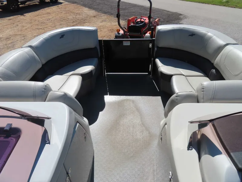 Slide: The Image of Starcraft Tritoon 2022 - 12