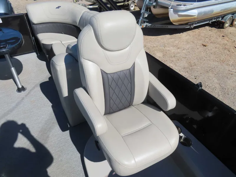 Slide: The Image of Starcraft Tritoon 2022 - 13